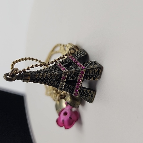 Gold Tone Eiffel Tower Charm Necklace Betsey Johnson - Picture 5 of 10